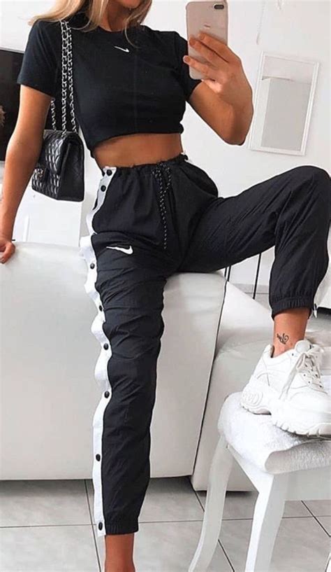 Outfit Goals Outfitgoals Nike Joggers And Simple Black Nike Top 1000