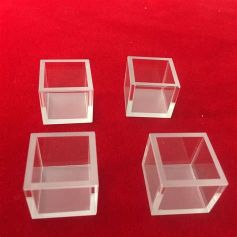 Flat Bottom High UV Transmission Purity Customized Four Sides Clear Optical Quartz Cuvette Glass