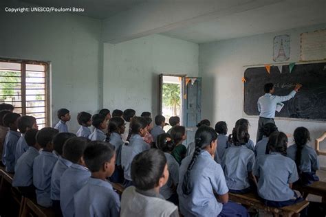 Improving education in rural areas: Challenges of elementary Education in Rural India