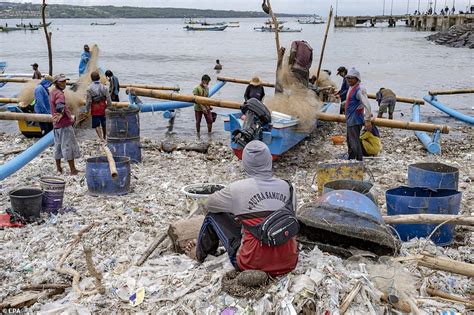 Rubbish Season Gets Underway In Bali