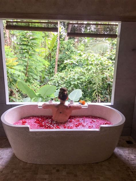 the best massage and floral bath at bali botanica 🌸 floral bath good massage bali spa