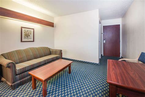 Microtel Inn And Suites By Wyndham Admiral Place Tulsa I 44 Exit 238