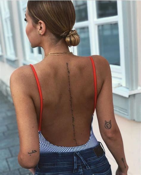 60 inspiraçōes para tatuagens femininas nas costas Eu Total