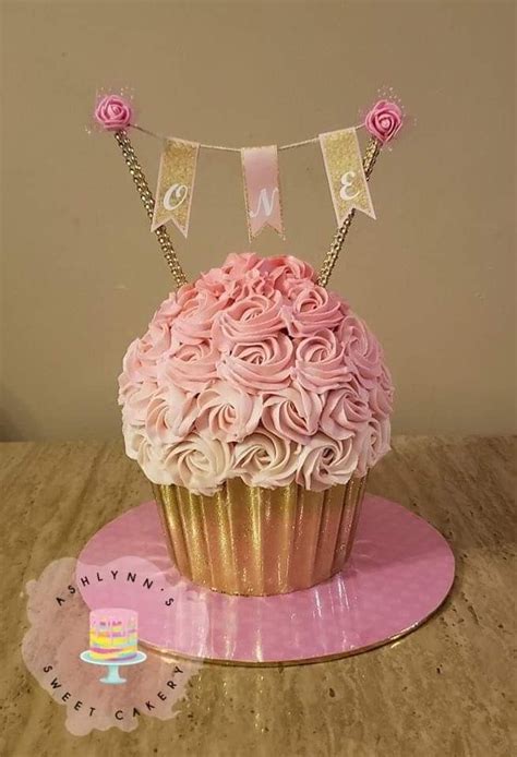 Pink And Gold Giant Cupcake Smash Cake Cupcake Smash Cakes Pink
