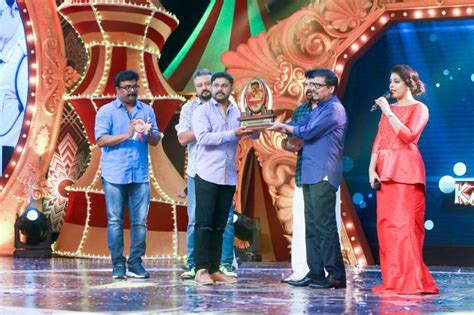 Hi, here we provide you apk file of flash news malayalam apk file version: "Asianet Comedy Awards 2016