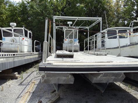 35 Aluminum Triple Pontoon Workboat 1995 For Sale For 10500 Boats