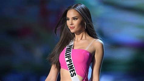 Catriona gray hits 1 million instagram followers. Miss Universe 2018 Swimsuit Competition Catriona Gray ...