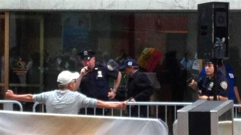 Queens Man Slashes Wrists Outside Today Show Newsday