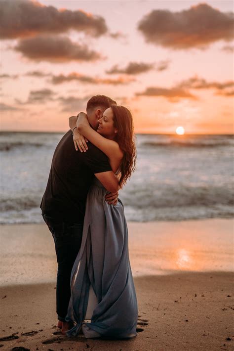 Romantic Sunrise Beach Engagement Session Samantha Farmer Photography Couple Photography