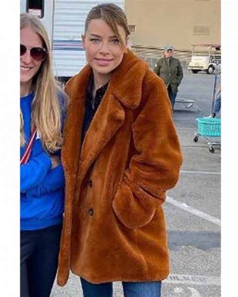 Lucifer S05 Lauren German Fur Shearling Coat Chloe Decker