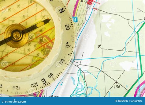 Alter Touristischer Kompass Auf Karte Stockfoto Bild Von Erforschung