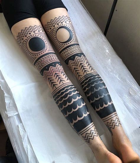 45 People Who Got Awesome Leg Tattoos Demilked