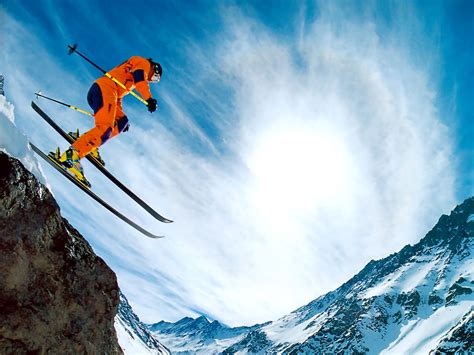Because of the extremely long, steep slopes, and dangerous terrain, a single mistake at the wrong moment can and have lead to serious injuries or lethal consequences. Home of Sports: extreme skiing 21 pics
