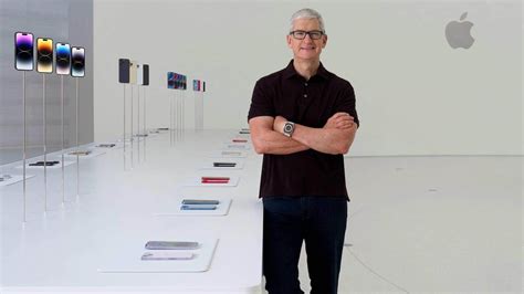 Apple Ceo Tim Cook To Take A 40 Pay Cut Mint