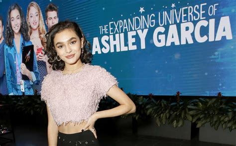She took birth in texas and was brought by her parents, her mother's name is patricia chavez and her father's name is lorenzo chavez, later she moved to the san antonio. San Antonio teen Paulina Chávez is Netflix's newest star ...