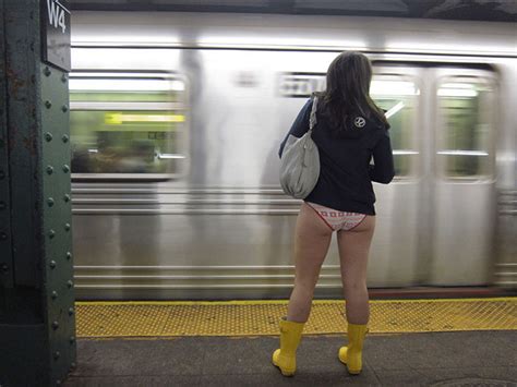 Pantless Commuters From Around The Globe Flood Subways On No Pants Day Bored Panda