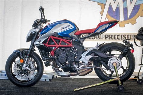 After 15 years of its first appearance, the brutale is ready once again to take on the future and remain loyal to itself. Up-Close with the MV Agusta Brutale 800 America - Asphalt ...