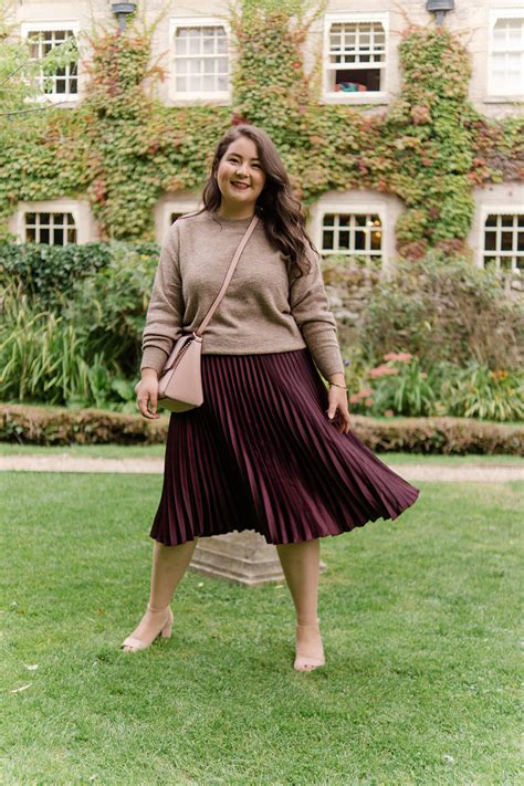 So Im Into Pleated Skirts Barely There Beauty A Lifestyle Blog