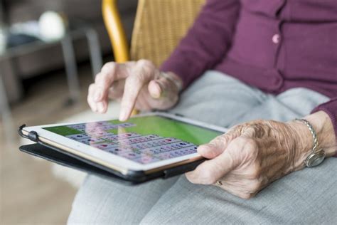 Tablets für Senioren Seniorengerechte Endgeräte SENIOREN ONLINE