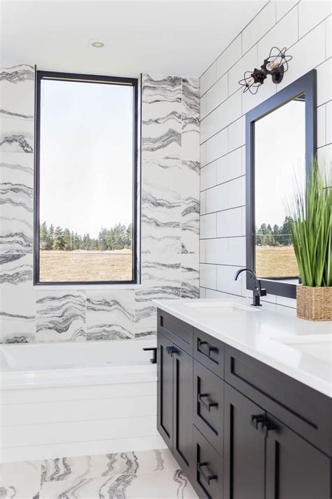 10 White Modern Farmhouse Bathroom Decoomo