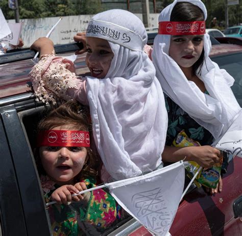 Afghanistan Taliban Feiern Ersten Jahrestag Des Westlichen
