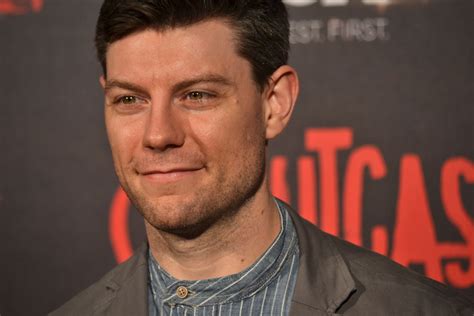 Outcast Un Primo Piano Di Patrick Fugit Sul Red Carpet Della Premiere