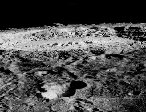 Apod 16 Juni 2007 Lunar Orbiter Overziet Krater Copernicus