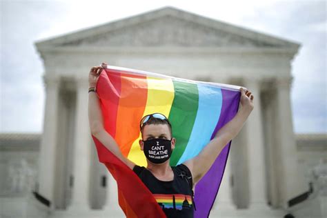 supreme court rules that existing federal laws protect lgbt people against job discrimination