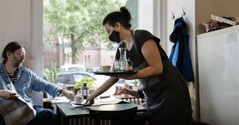 Quebec Restaurants Will Require Proof of Vaccination From Diners ...