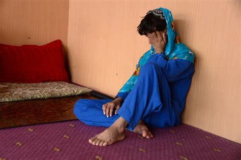 Afghanistan Le Désespoir Des Familles Des Esclaves Sexuels Challenges