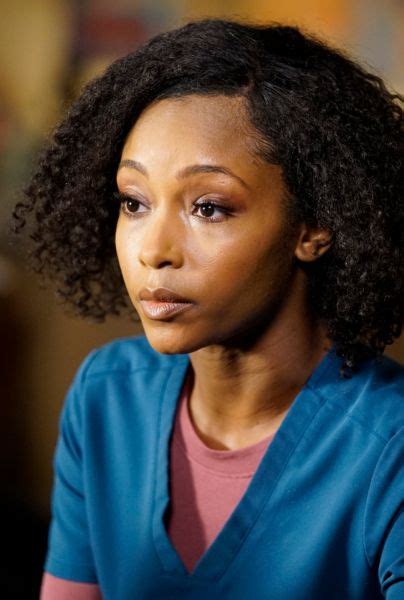 Chicago Med Yaya Dacosta Brindó Un Comunicado De Despedida Tras