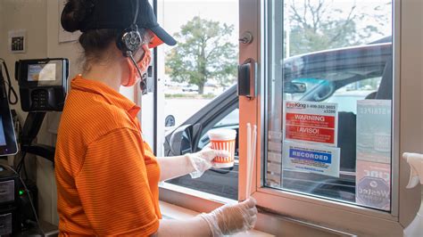 100 Florida Whataburger Drive Thru Customers Pay It Forward For 4 Hours