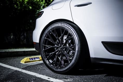 Porsche Macan White 305 Forged UF-139 | Wheel Front