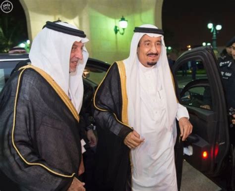 جميع الحقوق محفوظة لجامعة الملك فيصل ©. خالد الفيصل أمام الملك سلمان : مرحباً بك عدد ما أذن مؤذن ...