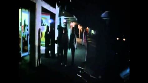 Michael Myers Walks Down The Street in Halloween (1981) - YouTube