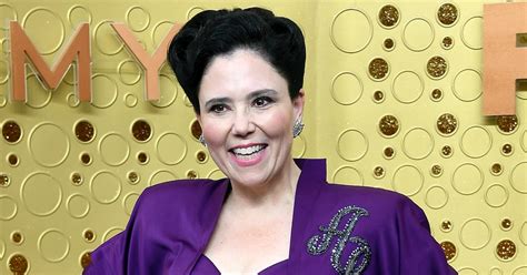 Alex Borstein S Emmys Acceptance Speech Implored Women To Step Out Of Line
