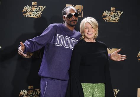 Martha Stewart Will Teach Snoop Dogg How To Succeed At Herb Gardening