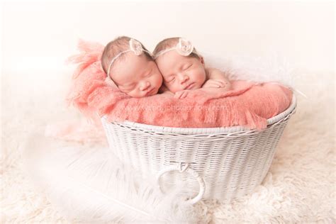 Twin Baby Girls By Vancouver Newborn Photographer Wendy J