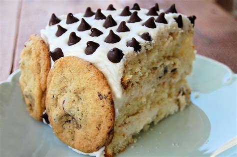 Jun 17, 2021 · press cookie dough into an even layer in the prepared pan. Chocolate Chip Cookie Dough Cake - Kitchen Belleicious