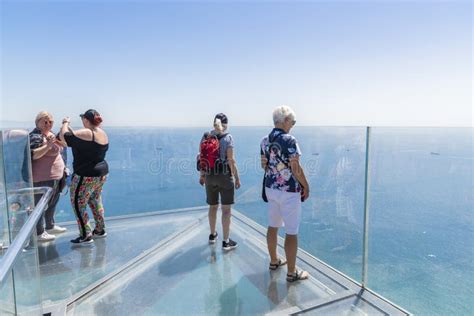 Gibilterra Skywalk Su Una Piattaforma Di Vetro Fotografia Editoriale