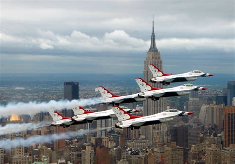Filef 16 Fighting Falcons Above New York City Wikimedia Commons