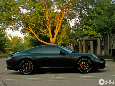 New Porsche 911 Carrera S Shows Off Its Curves In Matte