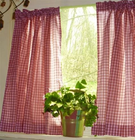 Brylanehome offers the furnishings & decor to make your house feel like a home. Red Gingham Kitchen/Café Curtain (unlined or with white or ...