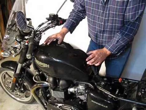 Bagster triumph bonneville 2012 2013 tank protector cover champagne tankbra. 2012 Triumph Bonneville Tank Removal - YouTube