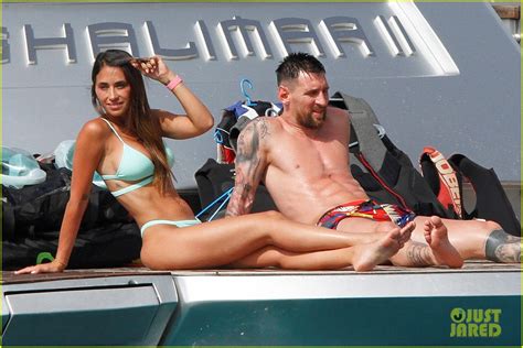 Lionel Messi Spotted Enjoying A Yacht Day With Wife Antonela Roccuzzo And Friends Photo 4778956