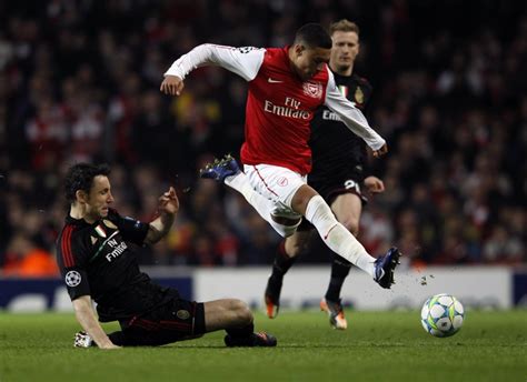 Álex moreno is currently playing in a team lincoln red imps. Chamberlain Can be Arsenal's Rooney: Van Persie