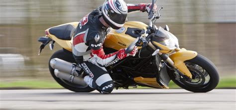 Ducati streetfighter 848 price in india was ₹ 22,81,000. Getest > Ducati Streetfighter 848 - Motor.NL