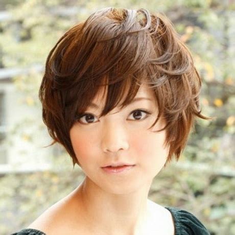 Take your short hairdo to the following level with proclamation making bangs. Cute hairstyles for short hair with bangs