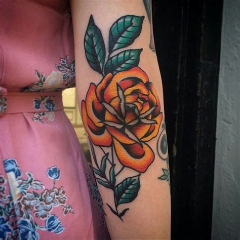 A rose tattoo isn't the first thing mentioned when discussing masculine tattoos. Traditional Rose Tattoo: 40 Ideas for Classic Tattoos and ...