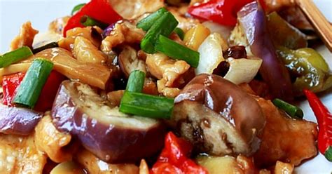 Szechuan chicken comes from the region of sichuan in china and is meant to be pretty spicy. Spicy Szechuan Chicken & Eggplant Recipe | Yummly